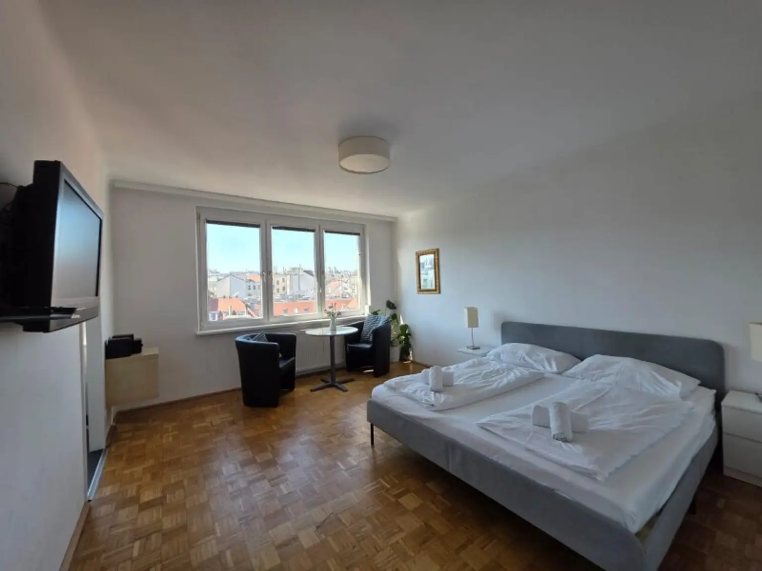 Helle Citywohnung mit Ausblick – Möbliertes 1-Zimmer-Apartment nahe Naschmarkt