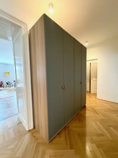 TRAUMHAFTE KLIMATISIERTE ALTBAUWOHNUNG MIT 2 BÄDERN UND BALKON - MÖBEL OPTIONAL
