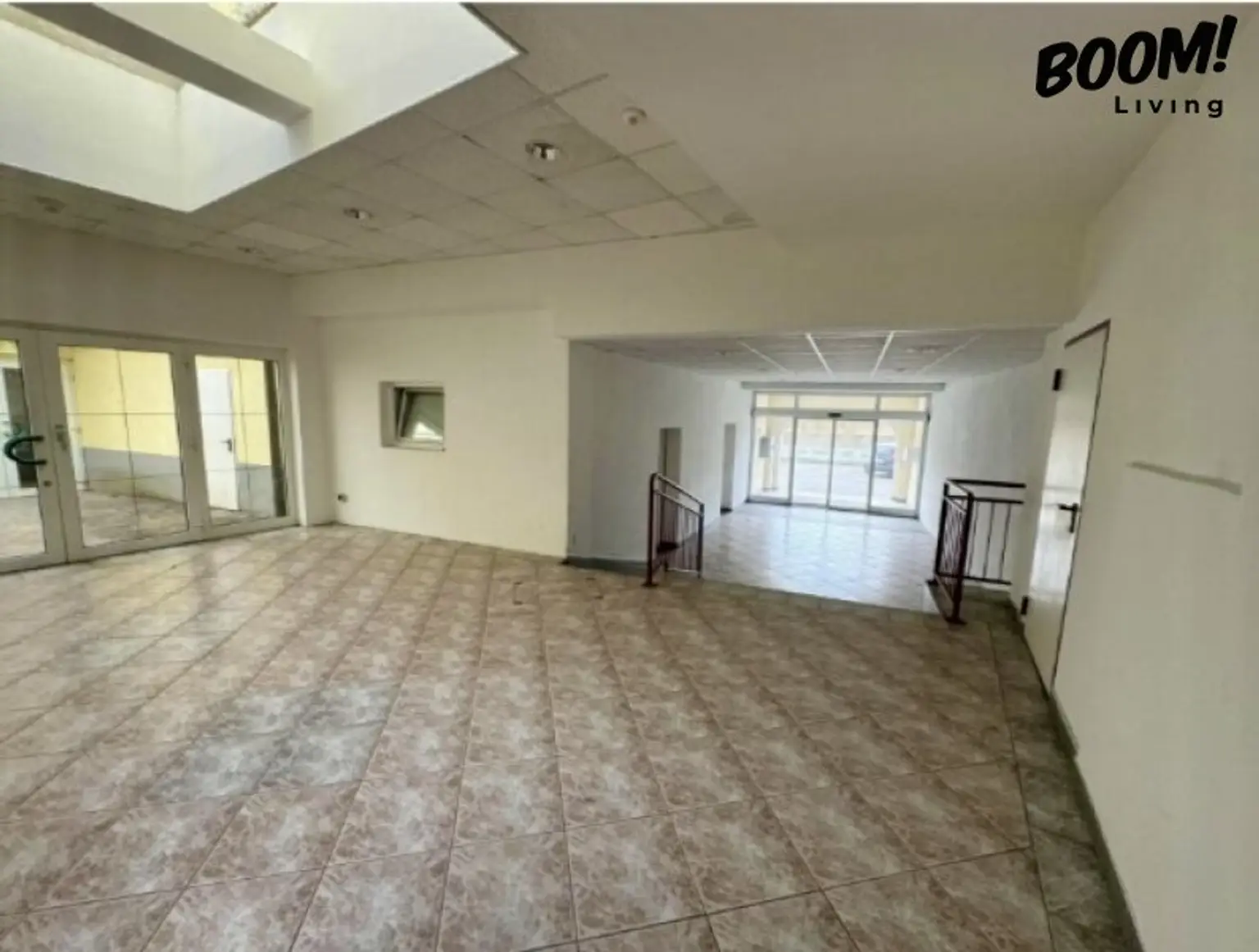 Pension mit Gästezimmern, Gewerbe- und Büroflächen – Renditeobjekt mit Ausbaupotenzial