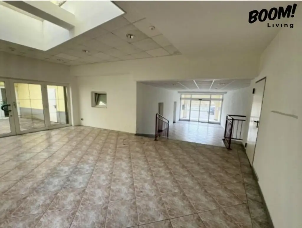 Pension mit Gästezimmern, Gewerbe- und Büroflächen – Renditeobjekt mit Ausbaupotenzial