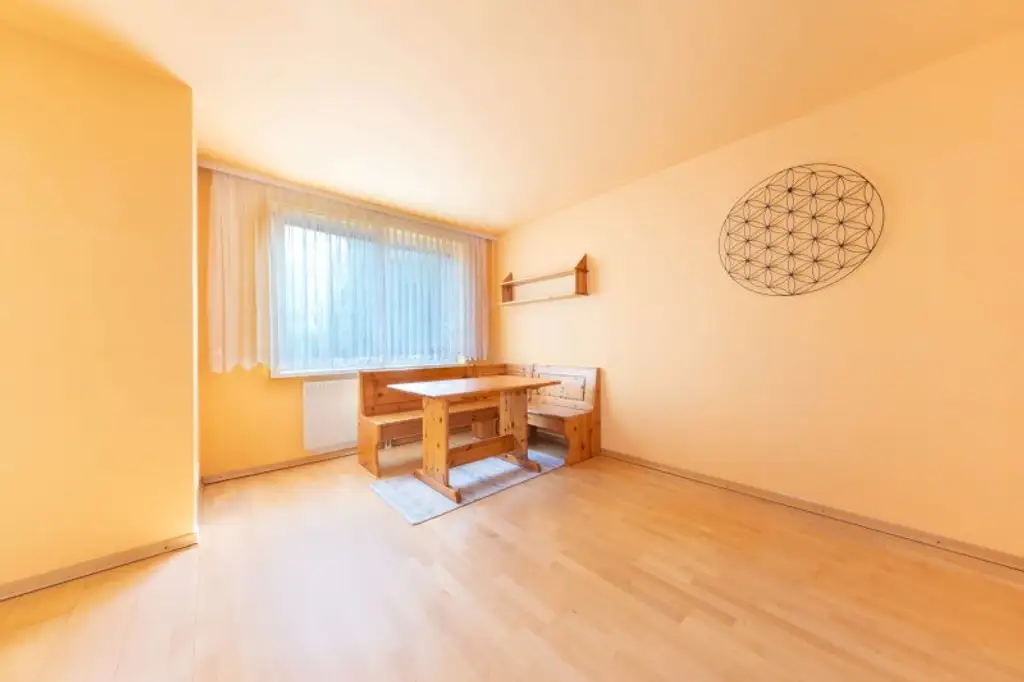 Lichtdurchflutete 2-Zimmer-Wohnung mit Potenzial in ruhiger Stadtlage