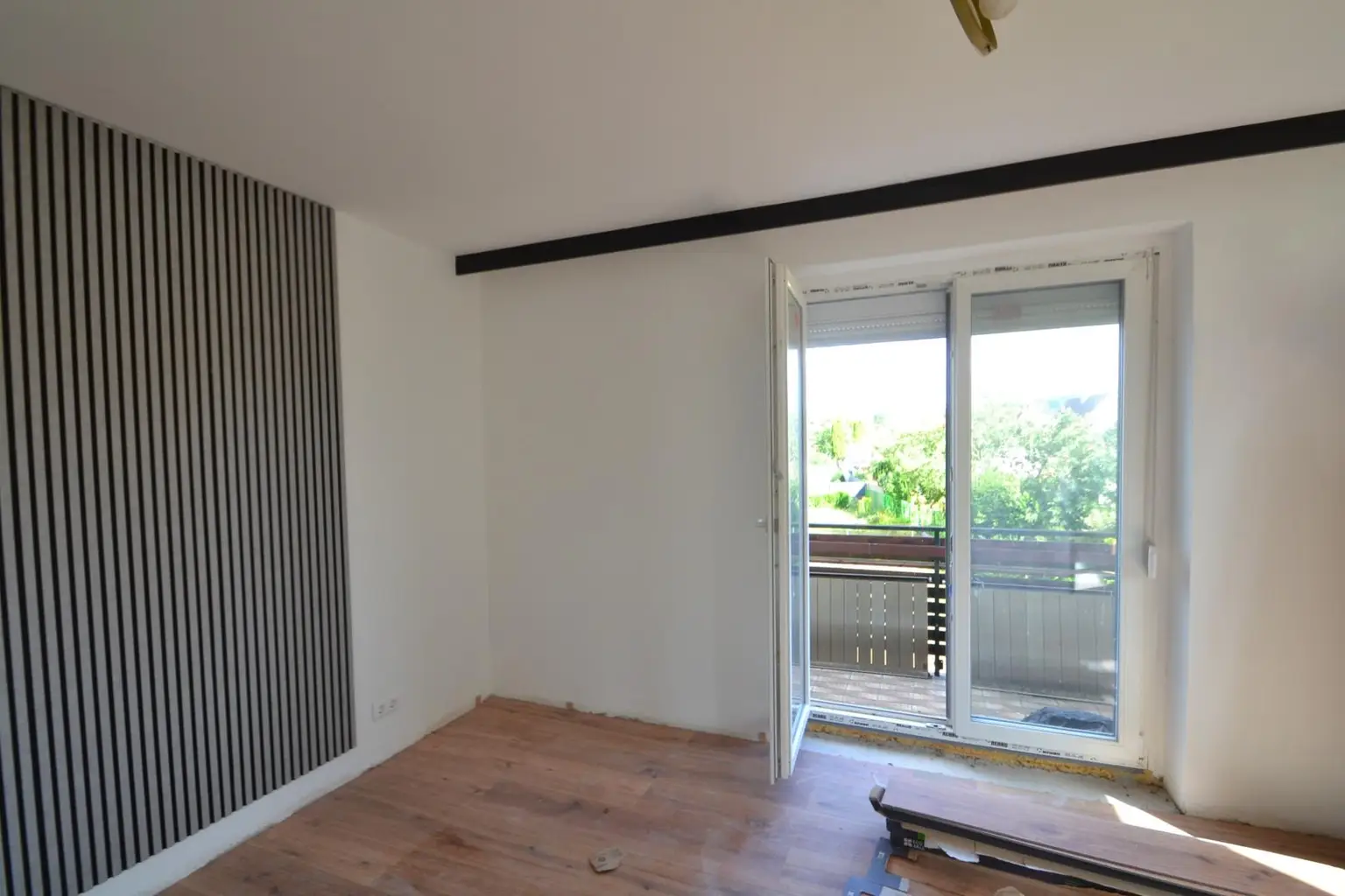Zimmer mit Balkon