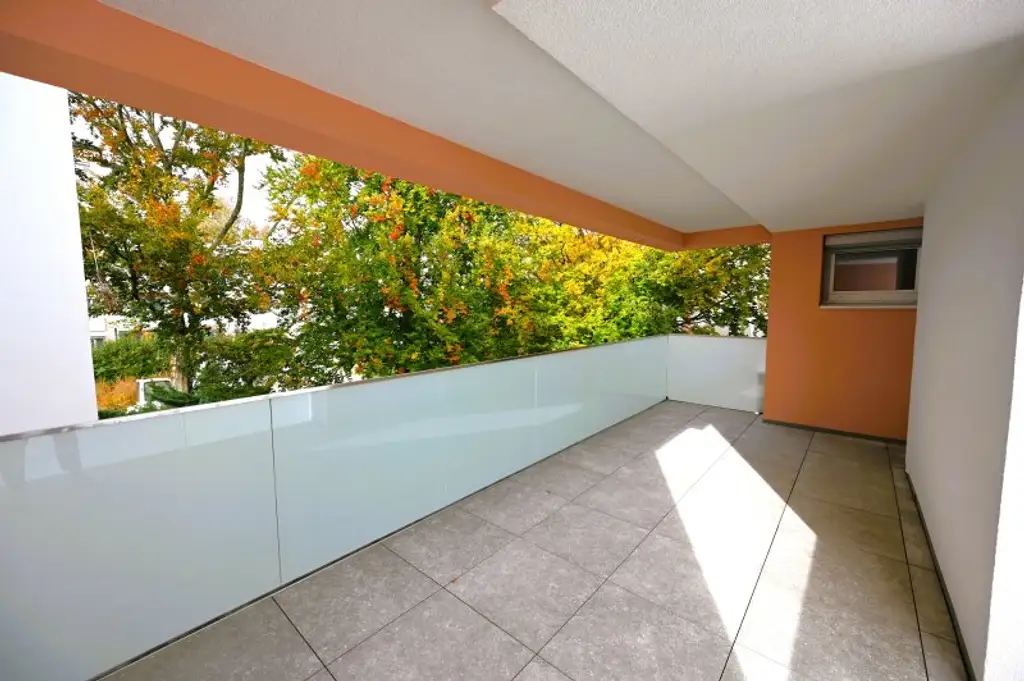 Familienfreundliche Wohnung mit Balkon, Terrasse und Grünblick in Hörsching