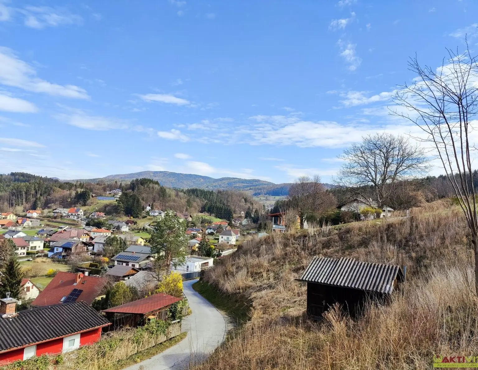 5 Min. vor Graz. - Erhöhte Lage mit Fernblick. - Wohn-Baugrund mit perfekter Autobahn-Anbindung!