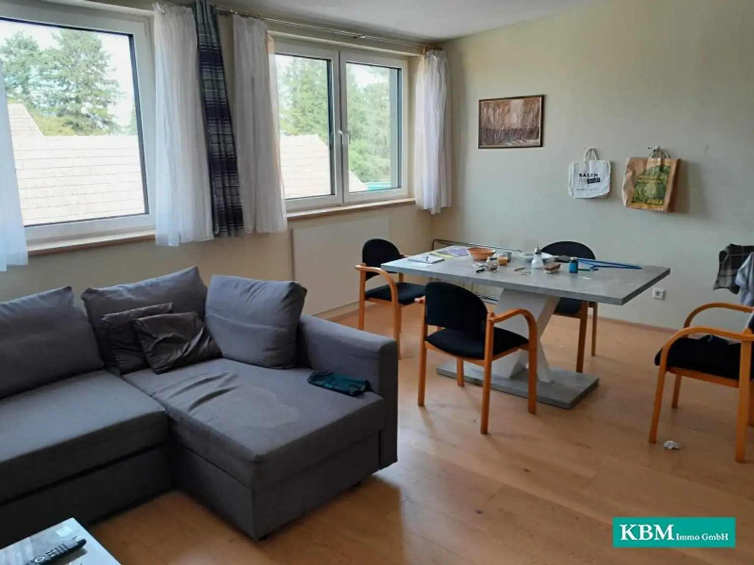 Zweifamilienhaus mit 2 getrennten Wohneinheiten in ruhiger Lage steht zum Verkauf!