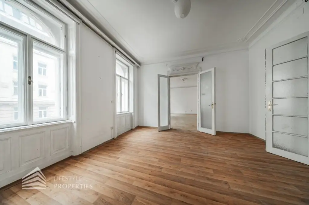 Renovierungsbedürftige 4,5-Zimmer Wohnung in zentraler Lage