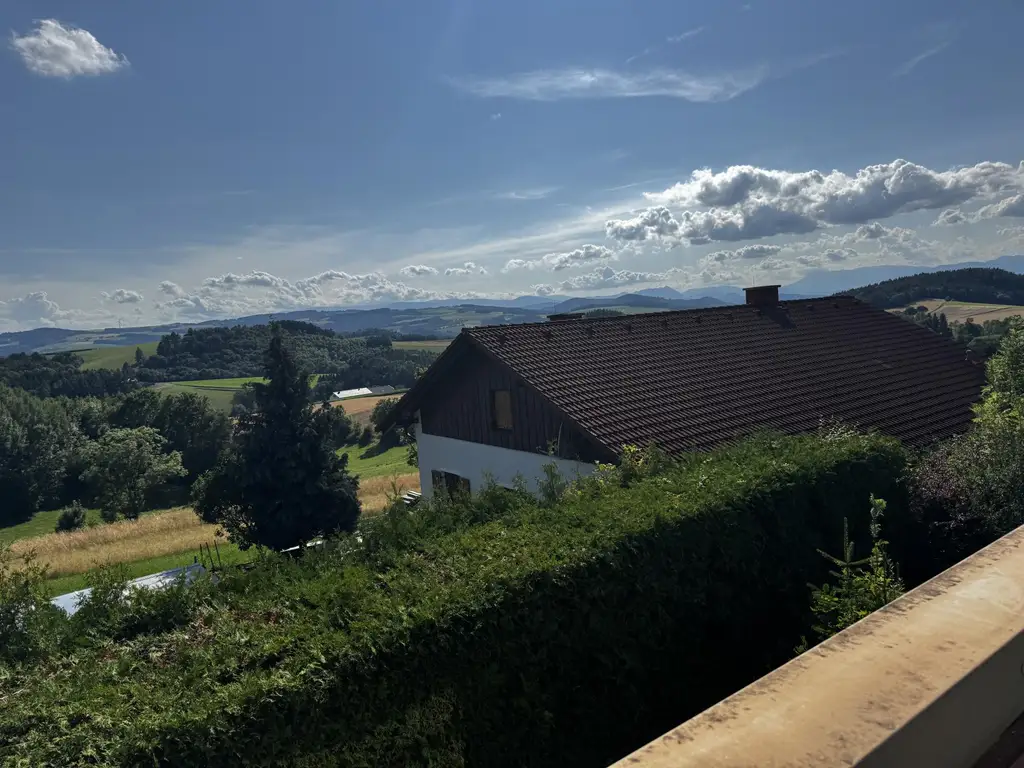 Einzigartige Liegenschaft mit Wald und Panorama