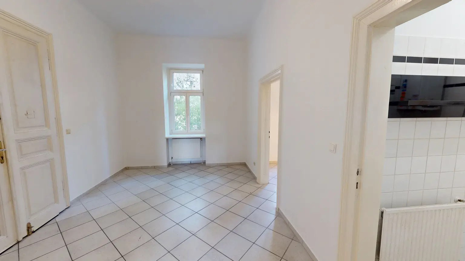 Heller Altbau mit Eigengarten
