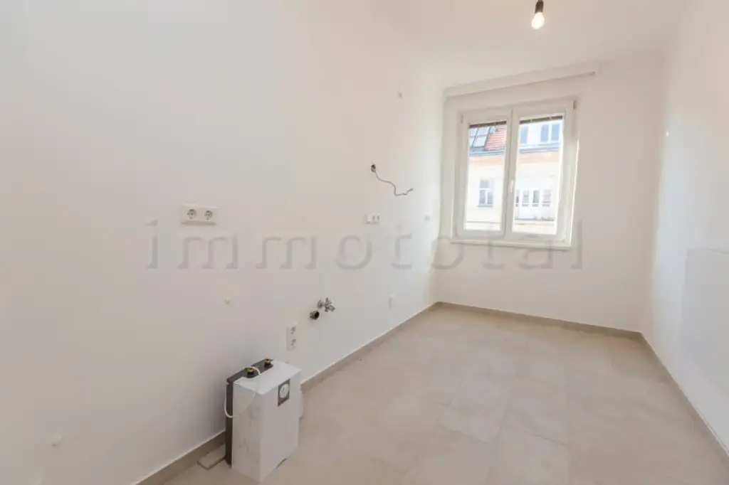 Fasanviertel - Neuadaptierte DG-Wohnung mit  9 m2-Westterrasse im 6. Liftstock