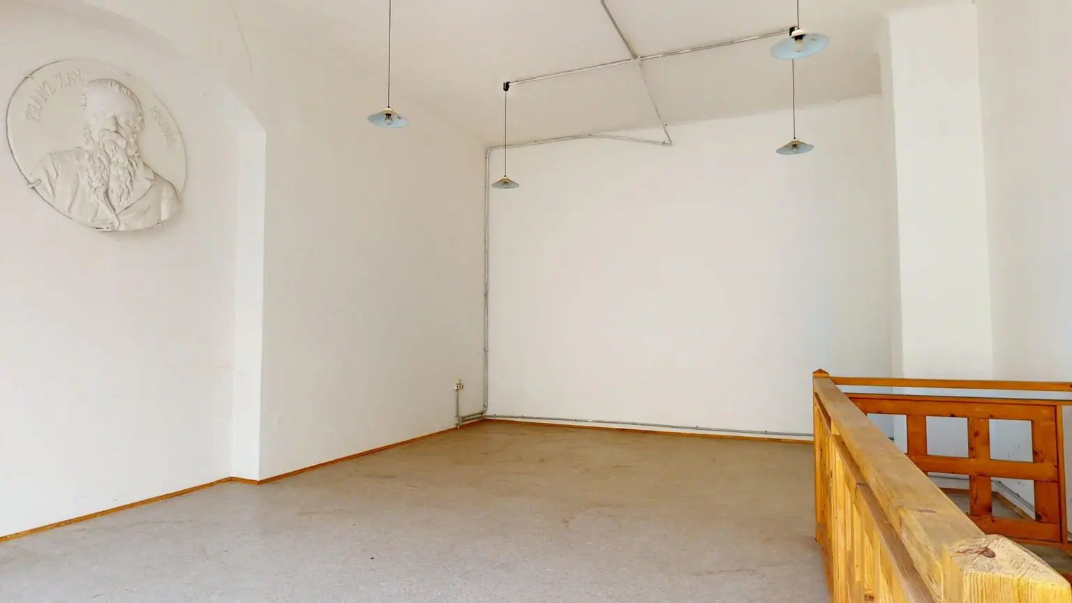 Wehlistraße 226/Lößlweg: 2-geschossiges Lager/Atelier - U2 Krieau