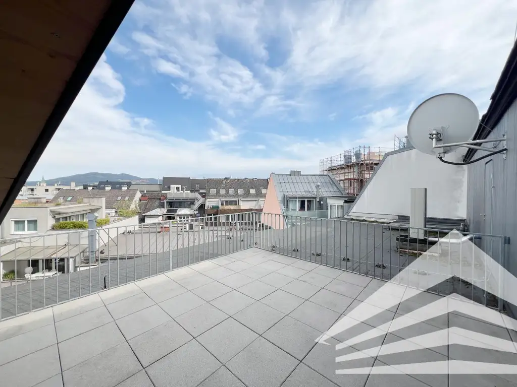 Sensationelle Maisonette-Innenstadtwohnung nahe dem Volksgarten und Musiktheater!