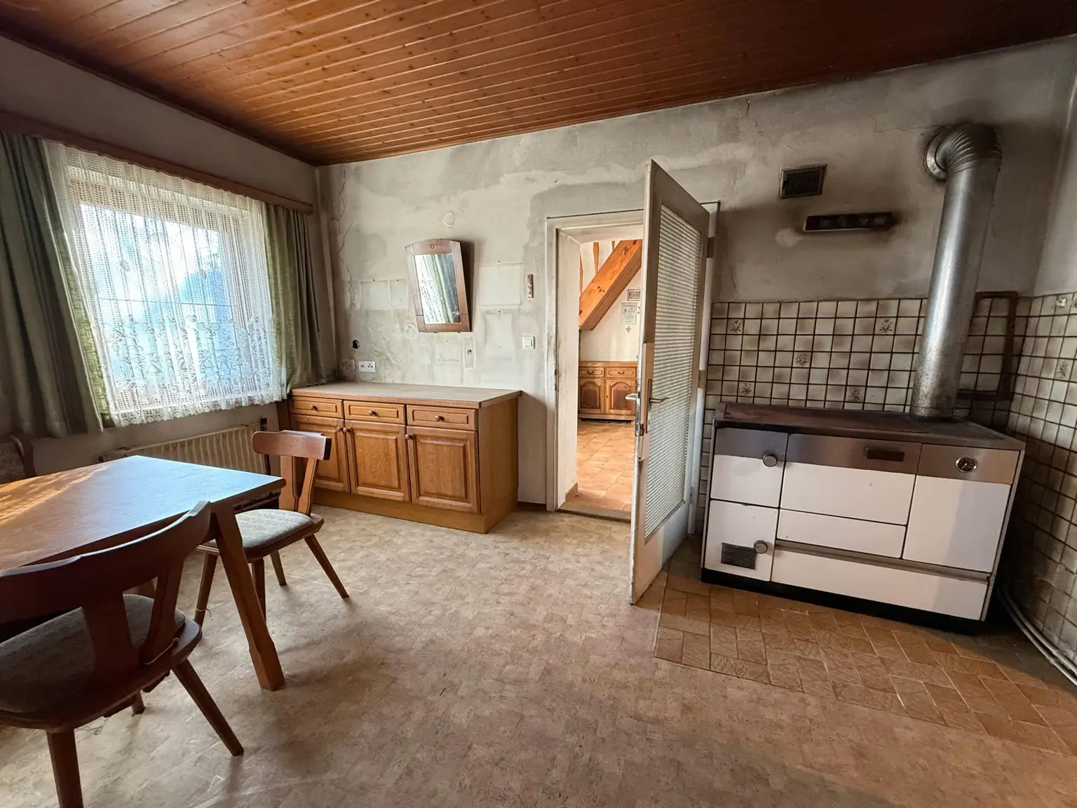 Altbau / Bestandshaus / EG rechts