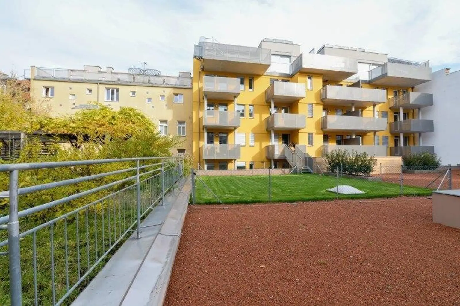 Neuwertige 2-Zimmer-Wohnung beim Westbahnhof - Balkon, Garage, U-Bahn