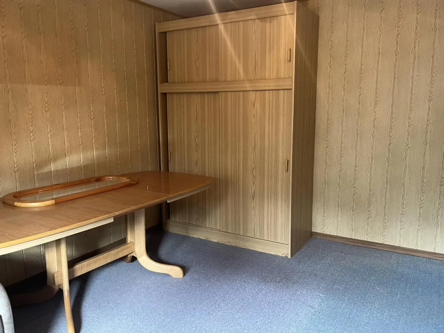 Zimmer hofseitig ca. 15,4 m²