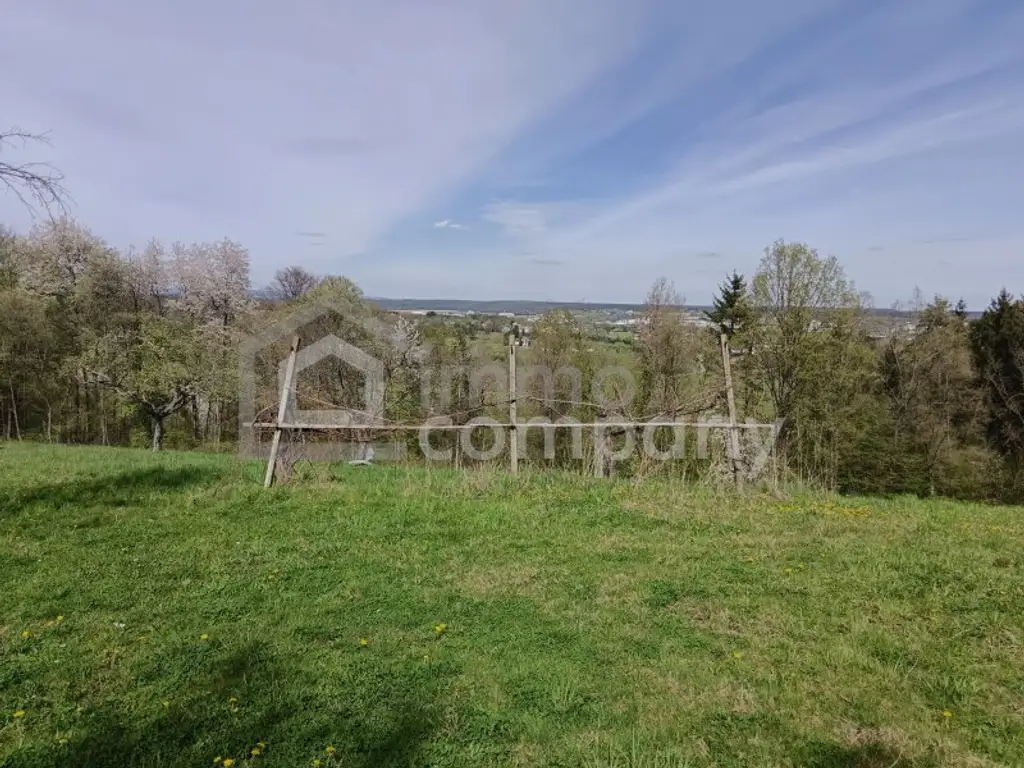 Am beliebten Rosenberg!  Altes Bauernhaus in unverbaubarer, ruhiger, sonniger Lage mit  großem Baulandgrundstück