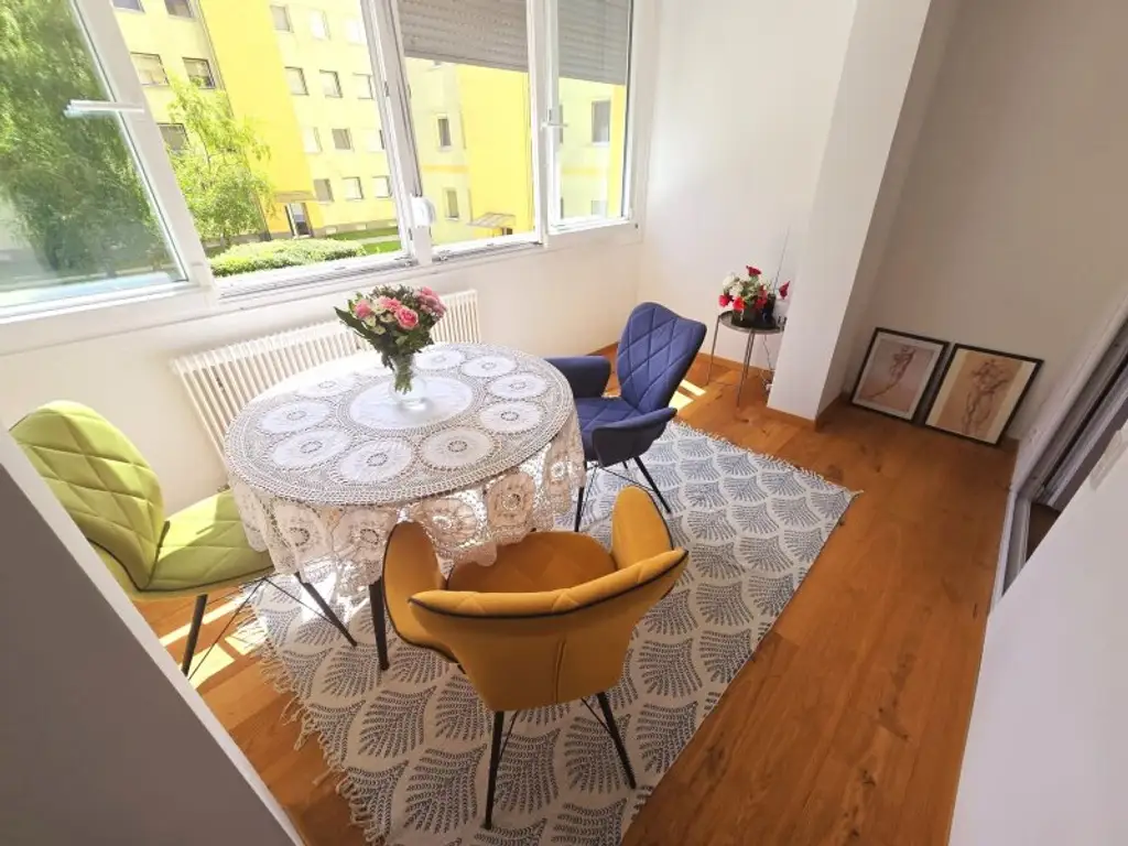 TOP LAGE - Koffer packen und einziehen! - hochwertig ausgestattete, moderne 3-Zimmer Wohnung mit verglaster Loggia - WIE ERSTBEZUG!