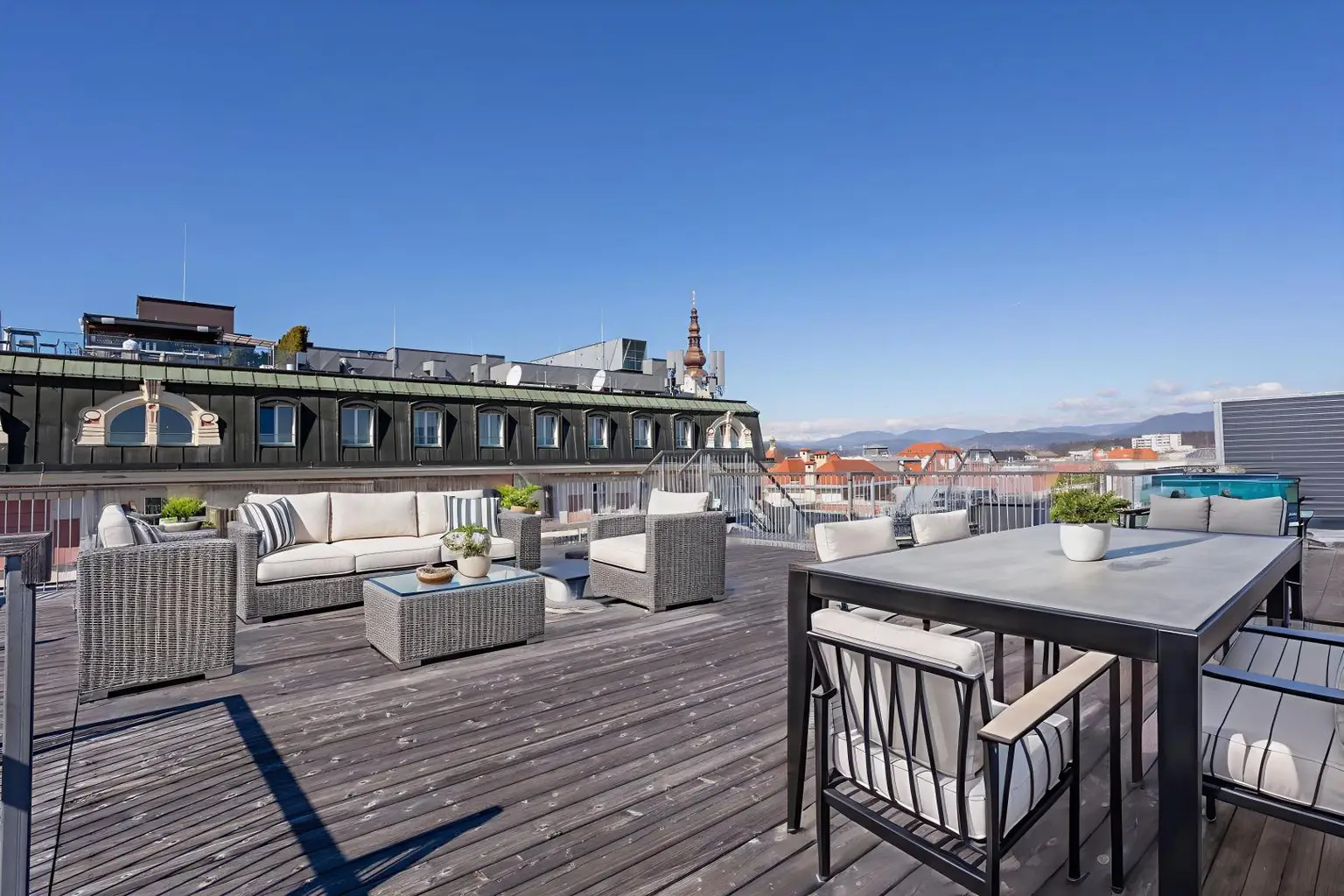 Virtual Staging AI Dachterrasse 1