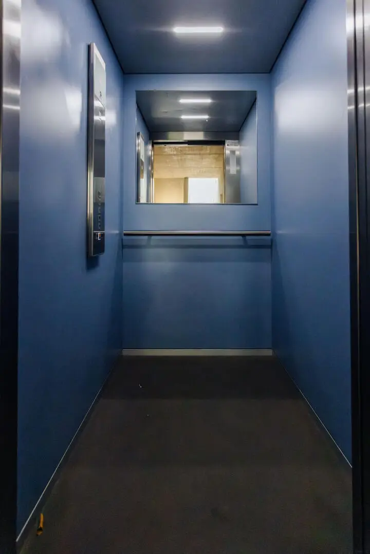 Moderne 2-Zimmer-Eigentumswohnung mit großem Balkon + Parkplatz + riesigem Kellerabteil