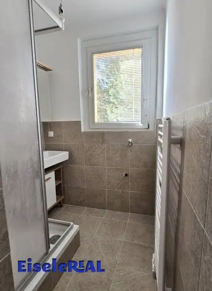 tolle 2 Zimmer Wohnung, extra Küche