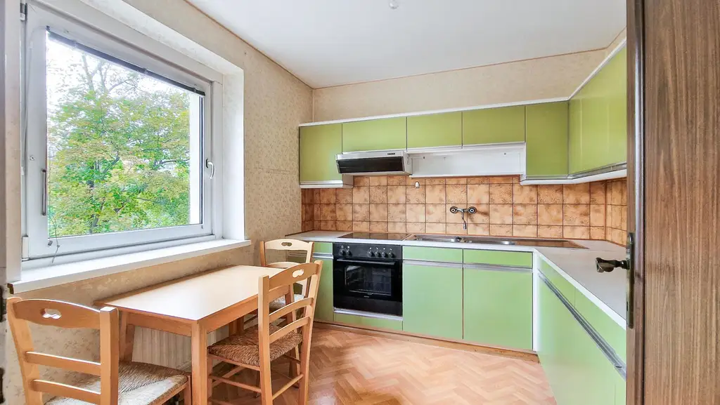 Helle Eigentumswohnung mit Grünblick im 3. Liftstock eines thermisch sanierten Hauses