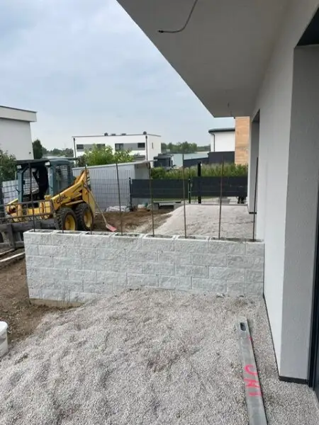 Traumhafte Doppelhaushälfte in Parndorf: Erstbezug mit Garten und zwei Stellplätzen!