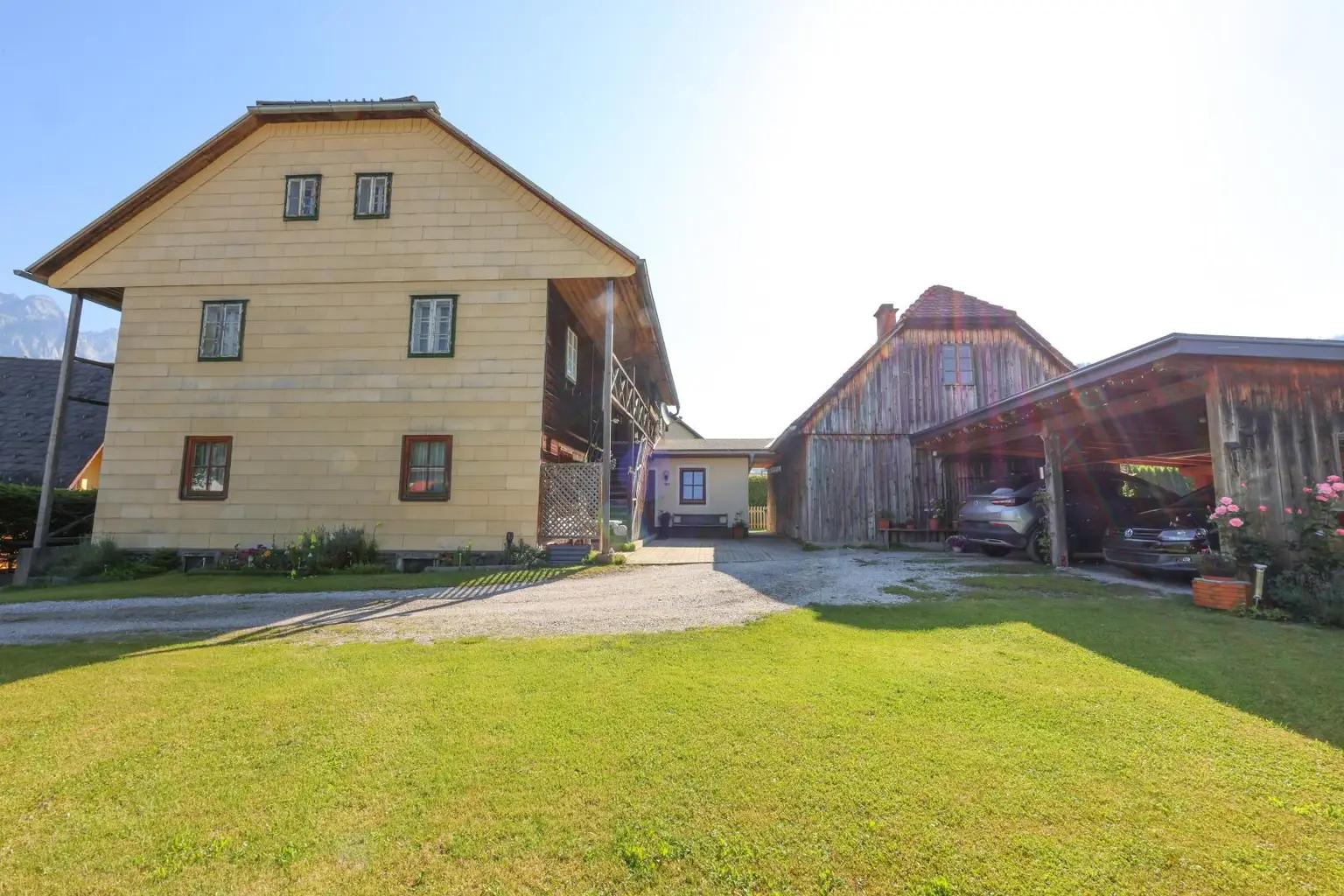 Süd-Ansicht mit Garten