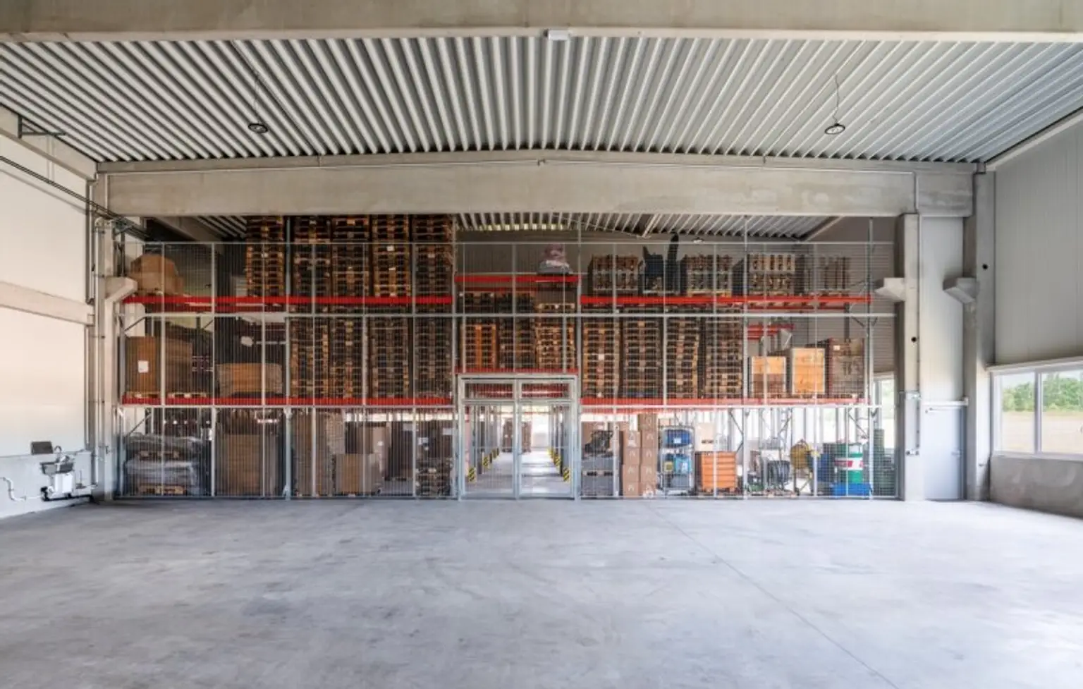 Modernes Betriebsobjekt mit Zubaupotenzial auf 6.712 m² Grund