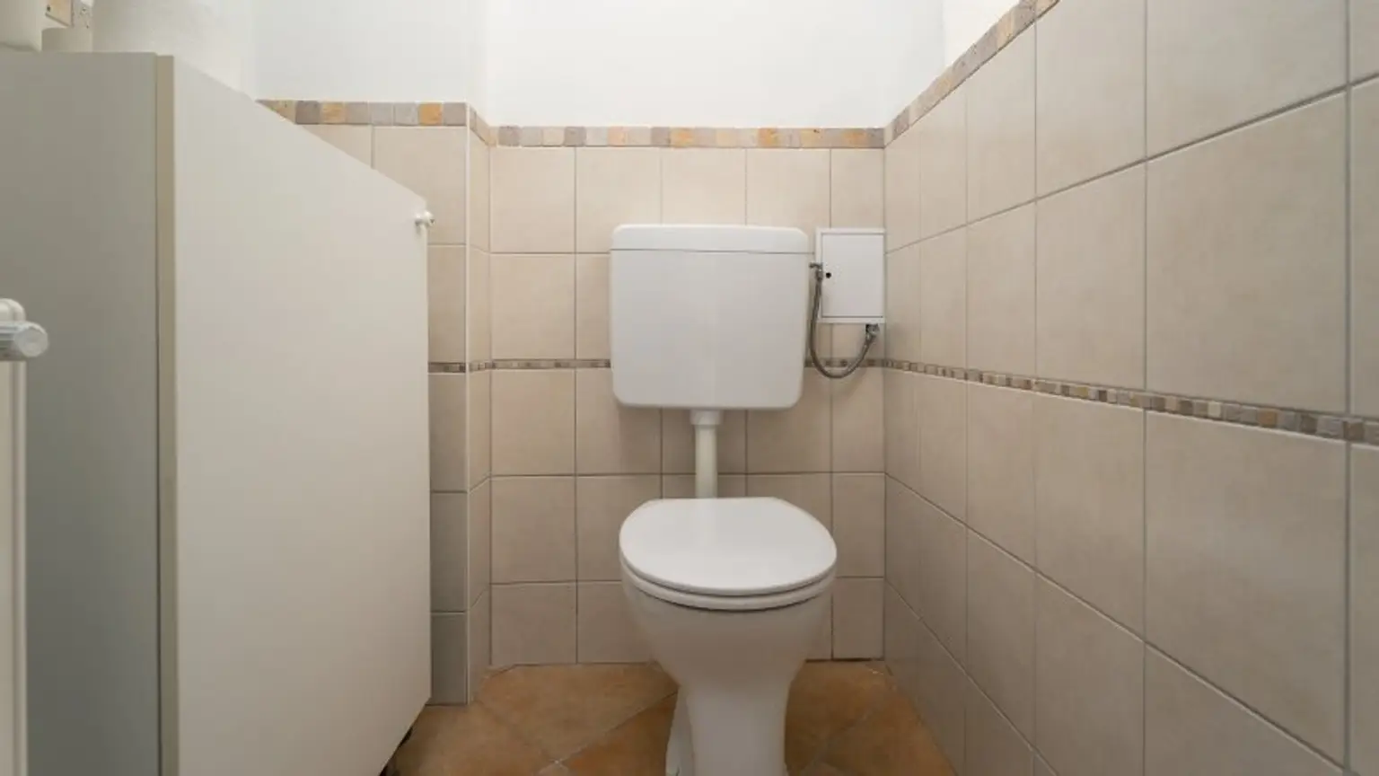 Sanierungsbedürftiges Ein / Zweifamilienhaus in Kerngebiet von Gänserndorf