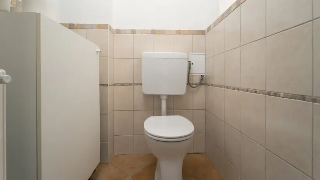 Sanierungsbedürftiges Ein / Zweifamilienhaus in Kerngebiet von Gänserndorf