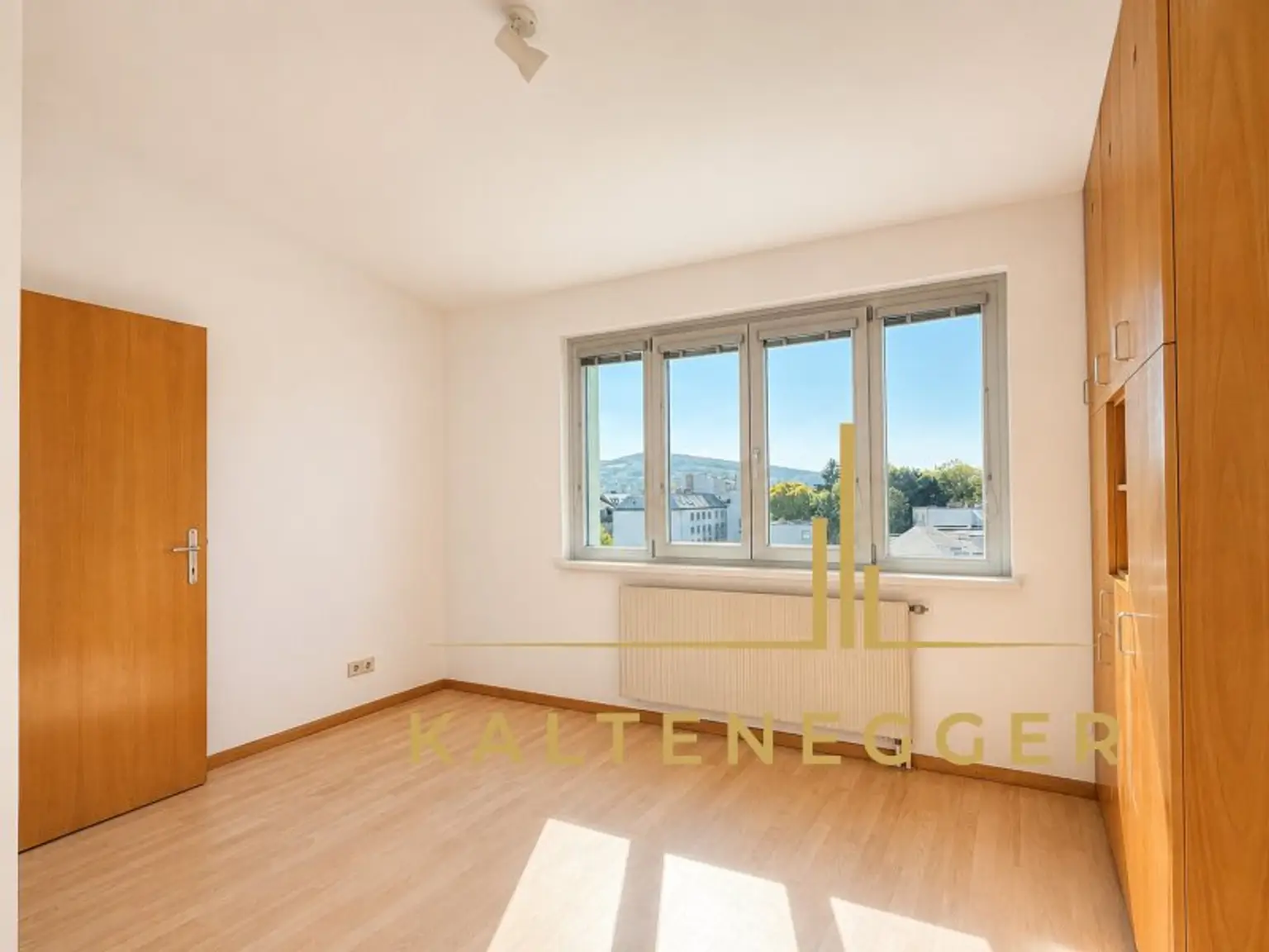 Helles Schlafzimmer mit schönem Weitblick