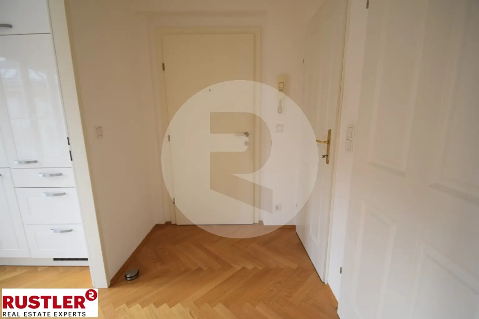 Traumwohnung nähe Naschmarkt / Ruhelage / Saniert