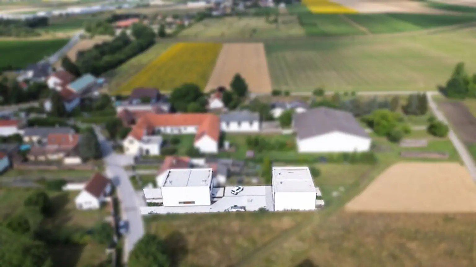 Erstbezug in idyllischer Doppelhaushälfte in Stetten - Wohnkomfort mit Garten und Stellplätzen