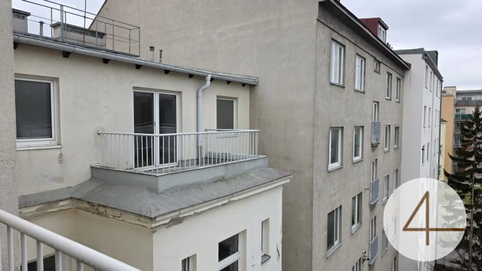 Gesamtes Dachgeschoß steht zum Verkauf