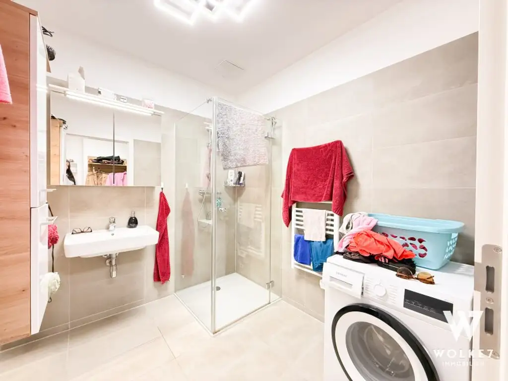 Klassischer Altbau trifft modernen Luxus – Helle kernsanierte 2-Zimmer-Wohnung mit Balkon & Tiefgarage in bester Lage von Margareten