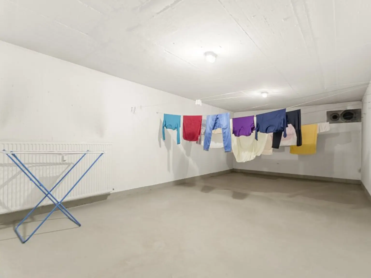 Schöne und teilmöblierte 2 Zimmer Wohnung 65m² mit Westloggia und Tiefgarage in Viktring - Rekabachweg