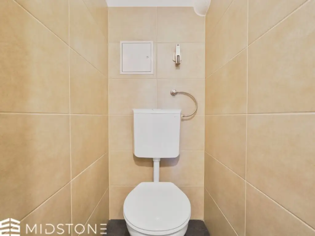**4,8 % Nettorendite** 3er WG-HIT PROVISIONSFREI – Vollrenoviert mit Loggia und TOP Anbindung in Hernals