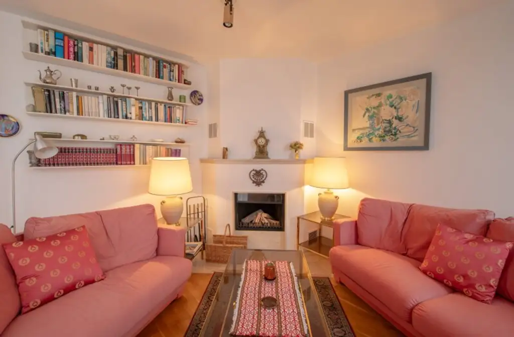 *** Dachgeschoss – Maisonettewohnung mit Garage am Naschmarkt ***