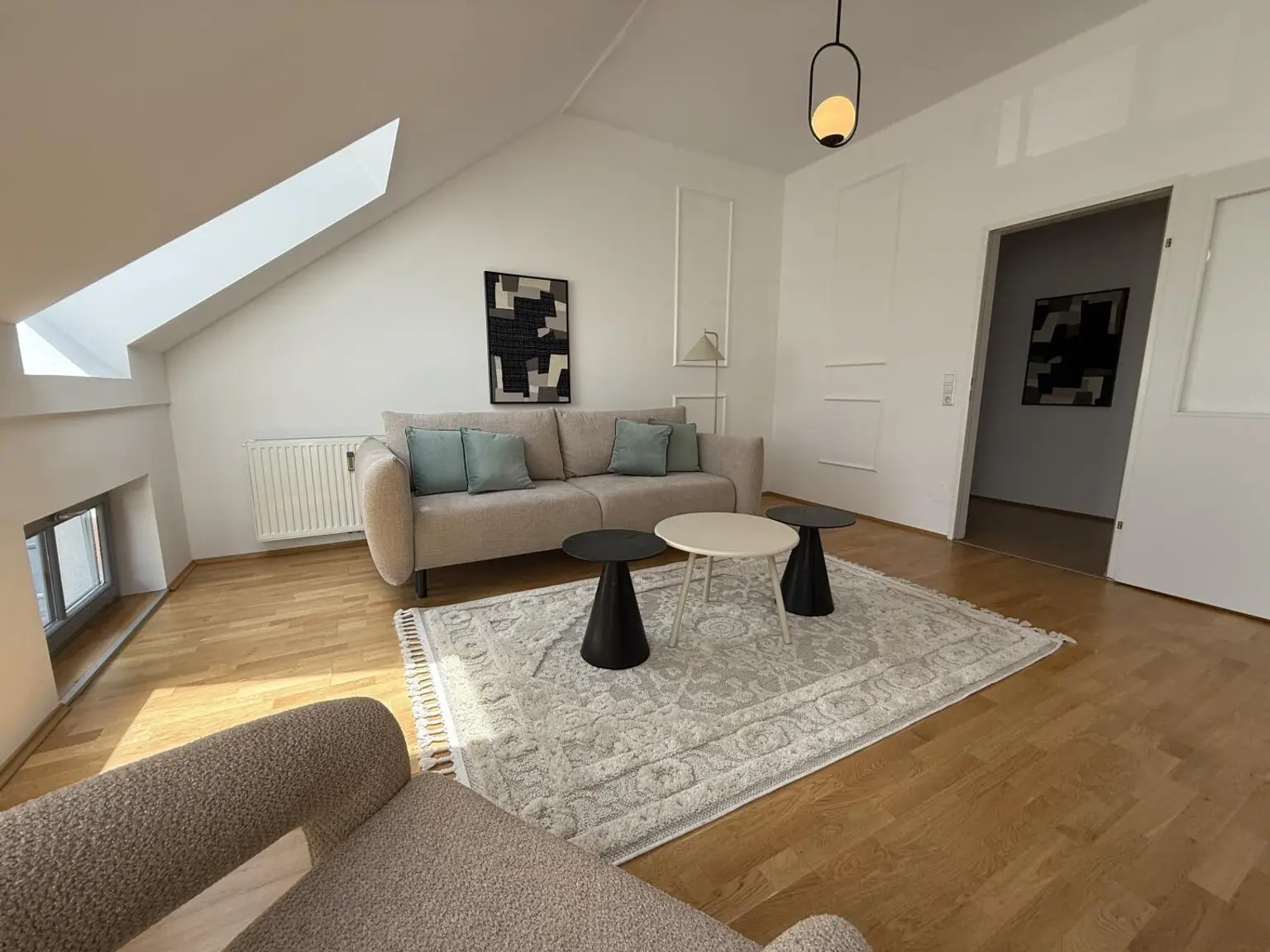 Exklusive Dachgeschoss-Wohnung in Top-Lage mit Terrasse und Schlossbergblick!  ++Videorundgang++