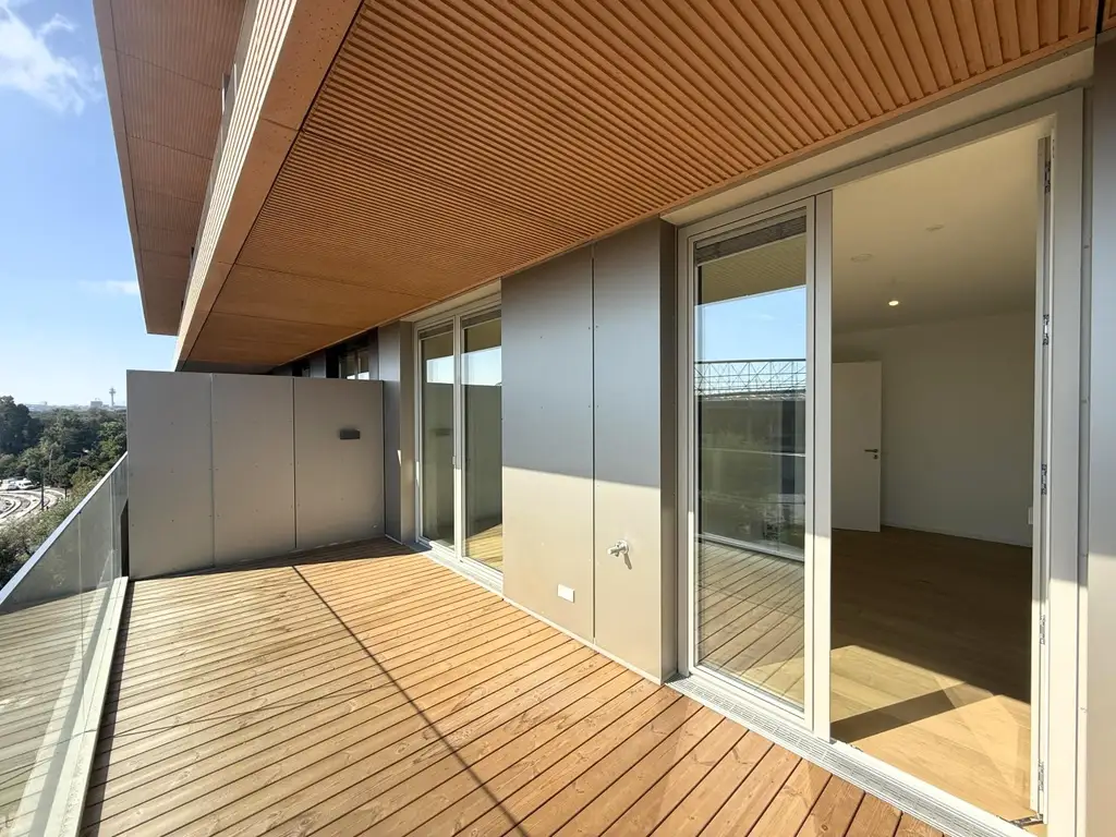 Kleine Perle im ultramodernen Wohnhaus mit Pool am Dach zu mieten // Small gem in an ultra-modern apartm. building with pool on the roof for rent //