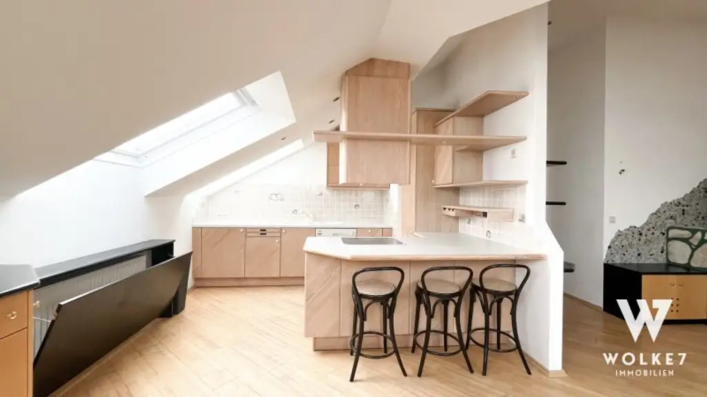 Exklusive Dachgeschoßwohnung mit ca. 86 m² und Blick über Wien I Nahe AKH