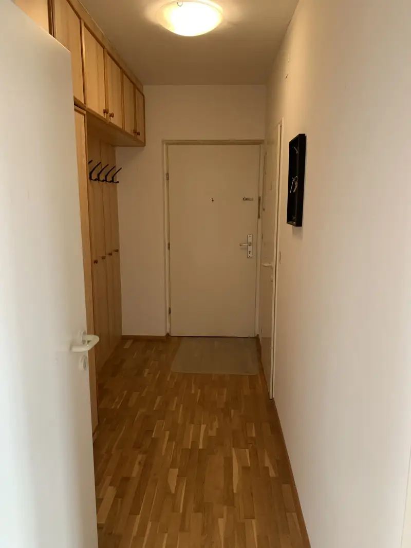Helle und großzügige Ordinationsfläche in zentrumsnaher Lage von Baden 
mit Blick auf die Schwechat