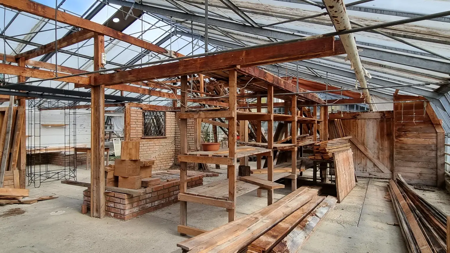 Grundstück mit alter Gärtnerei und Altbestand