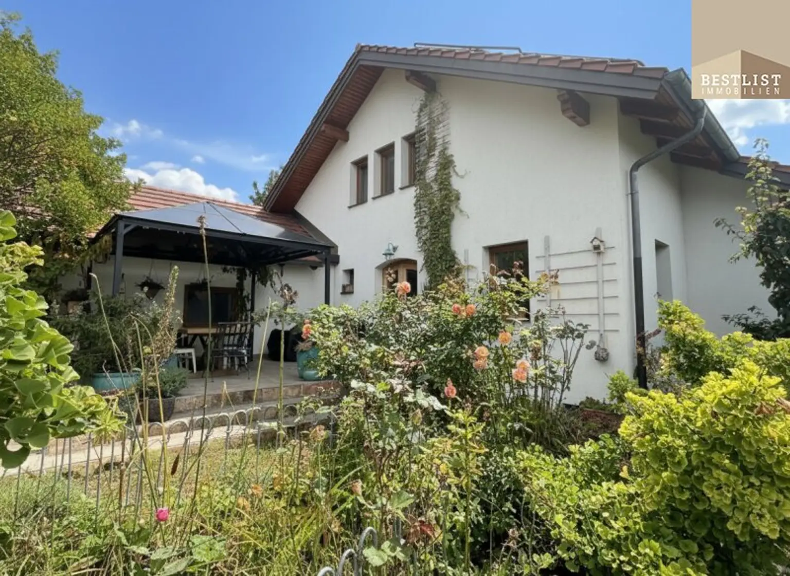 Aigen: Traumhaus mit Garten & Solaranlage