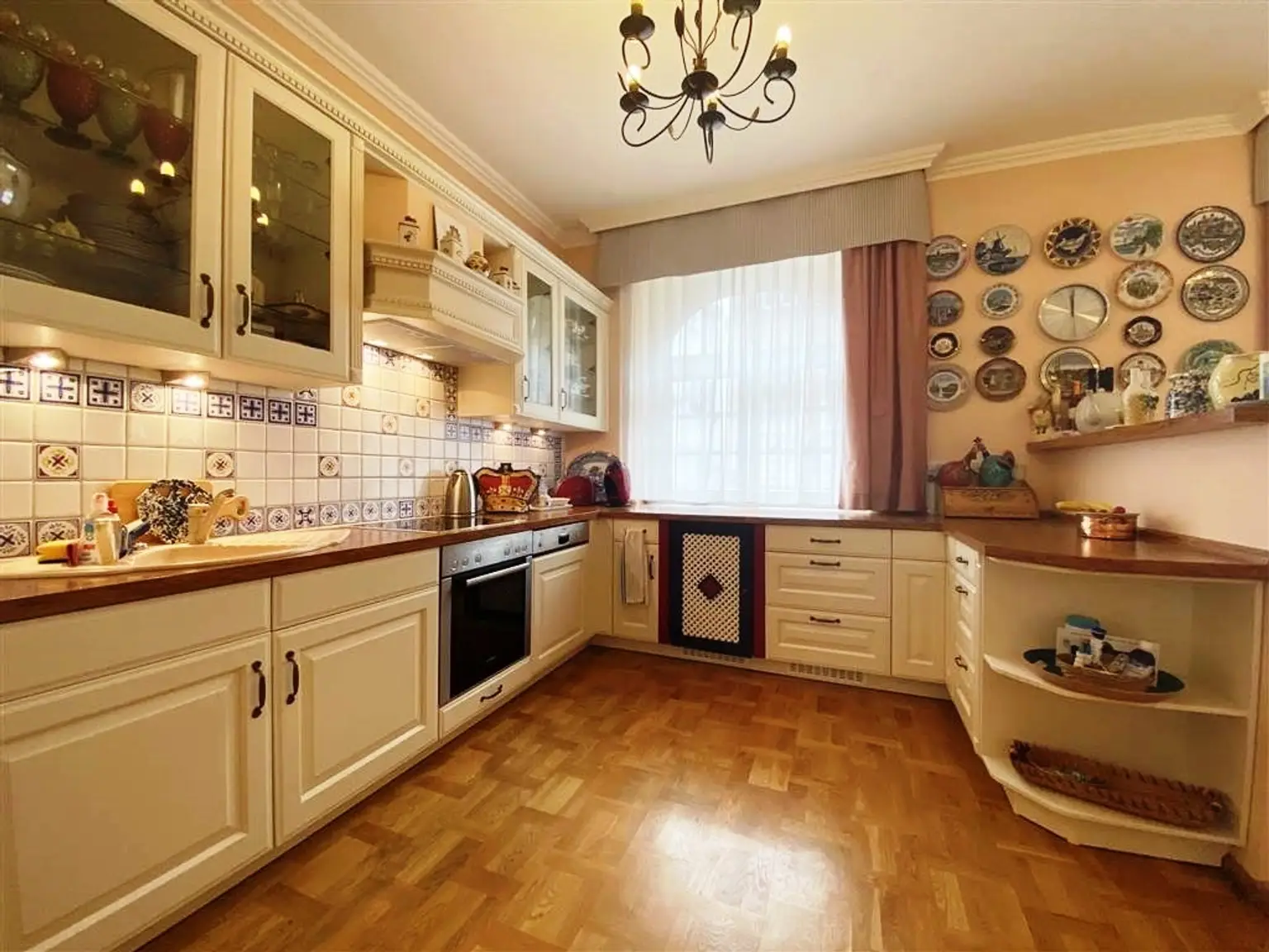 Eigennutzung oder Kapitalanlage, Charmante 4-Zimmer Wohnung mit Kamin, im Kurort Baden-Baden