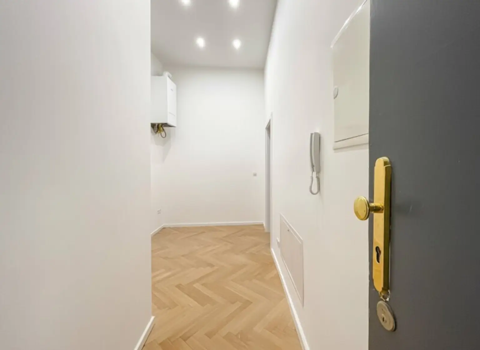 Hofseitige wunderschön sanierte 2-Zimmer-Altbauwohnung – Ruhe & perfekte Aufteilung