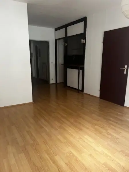 HIT!  GÜNSTIG,FREUNDLICH, BEQUEME 2 ZIMMER WOHNUNG IM ZENTRUM !