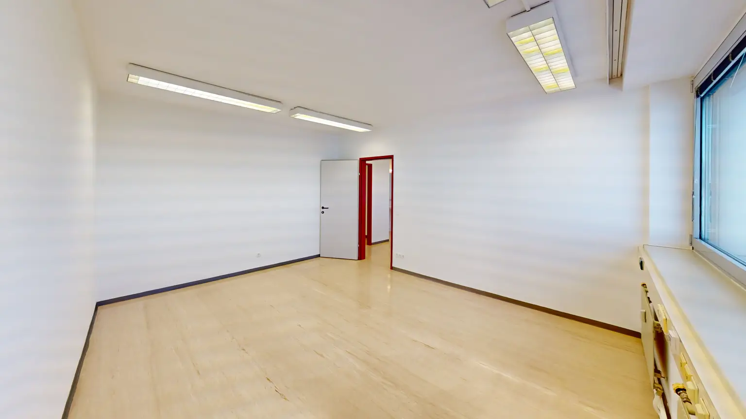 Großzügige Büro-/Praxisräume im 5. OG mit guter Raumaufteilung