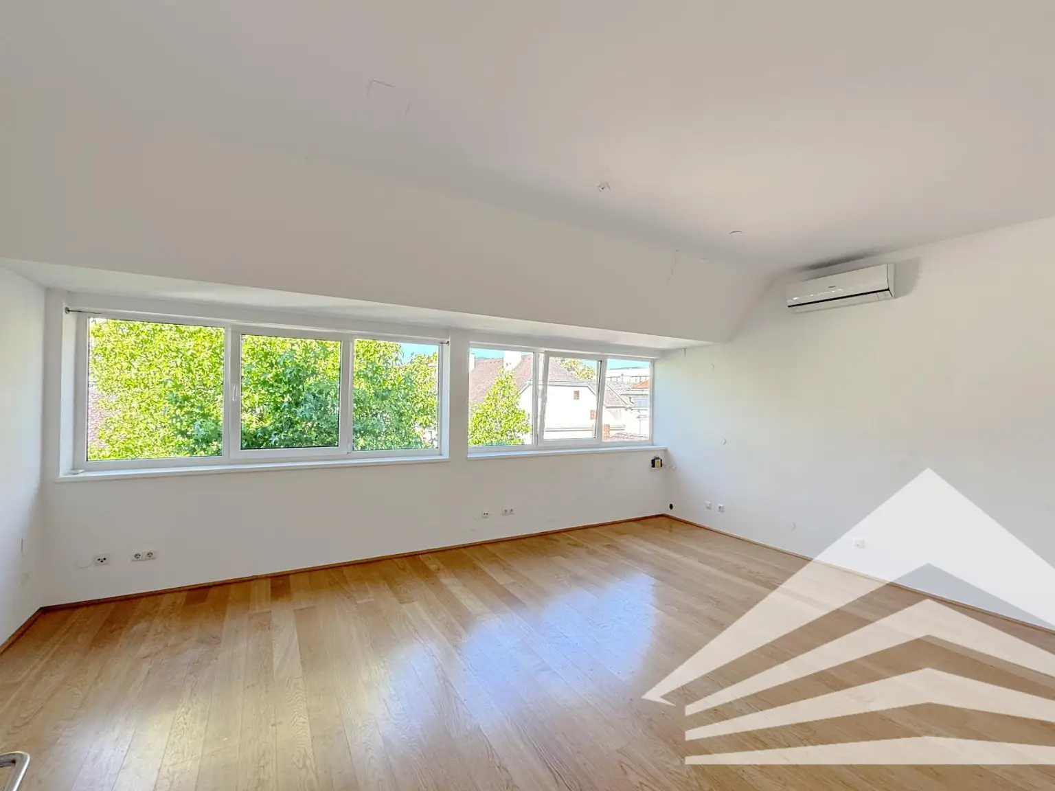 168 m² Penthouse in bester Innenstadtlage! Feine Ausstattung + PP inkl.!