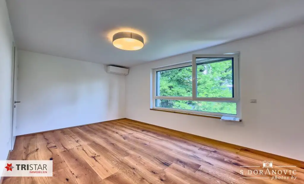 Zum Verkauf: Exklusive Doppelhaushälfte mit Aufzug, Keller, Garten & Terrassen in 2372 Gießhübl – Neubau 2022, sofort bezugsfertig!