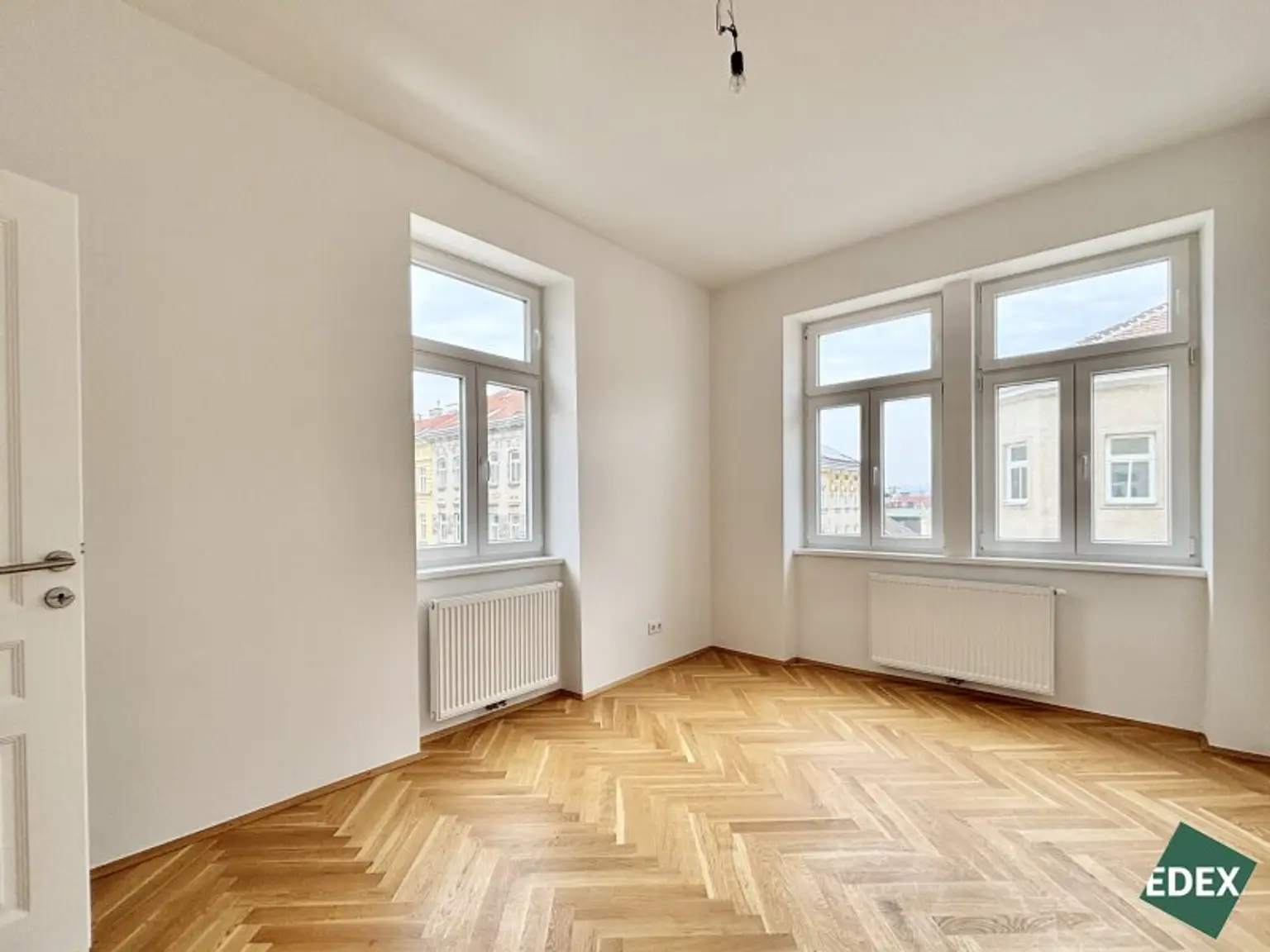 Sanierte 2 Zimmer Altbauwohnung nahe Schloss Schönbrunn - ideal für Singles oder Paare